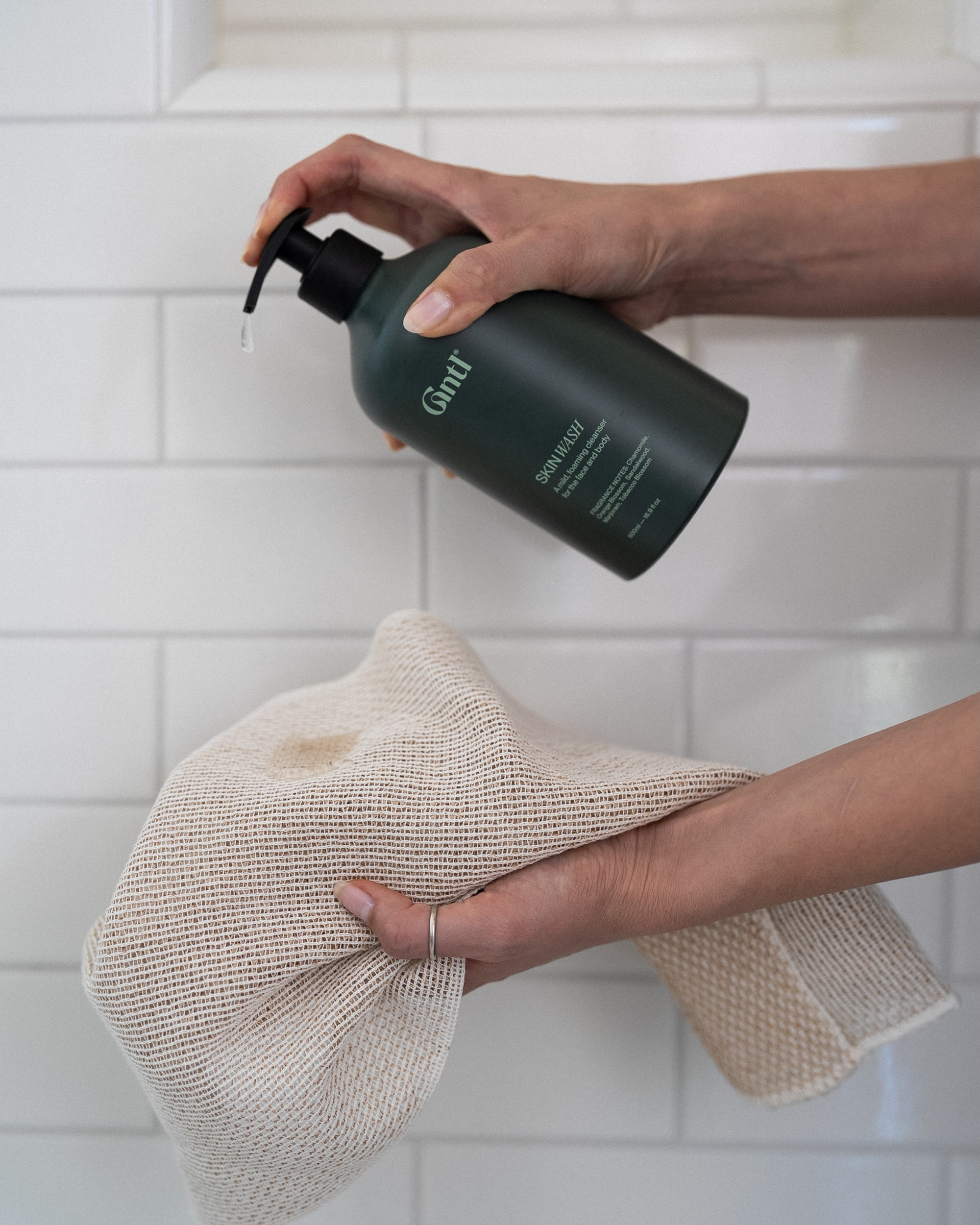 How to Design a Routine for Sensitive and Reactive Skin Using Minimal Products